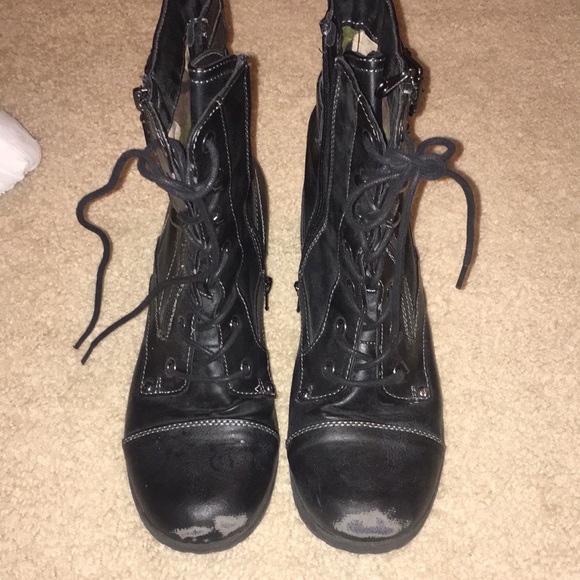 Black combat boots - Picture 1 of 2